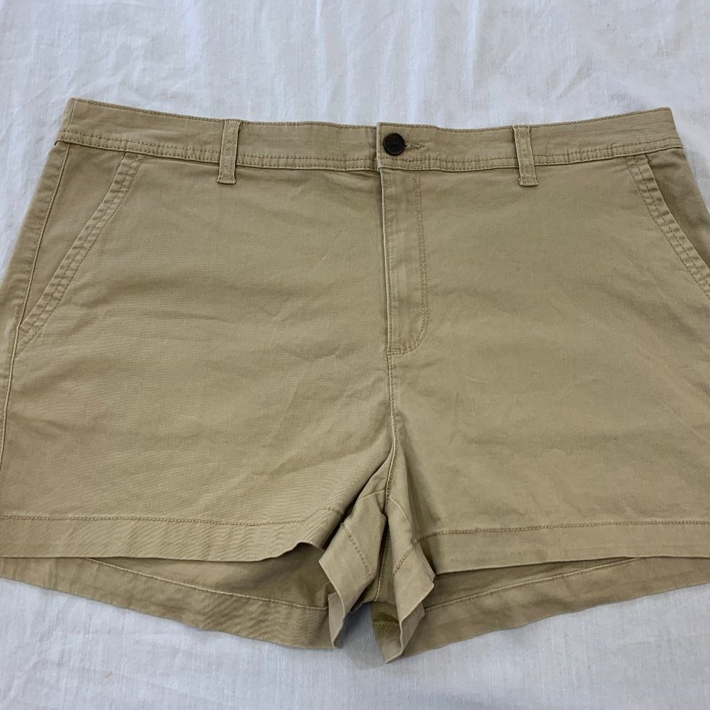 🪸🪸🪸 NWT AND EAWY STRETCH WOMENS SHORT SIZE 16 🪸🪸🪸